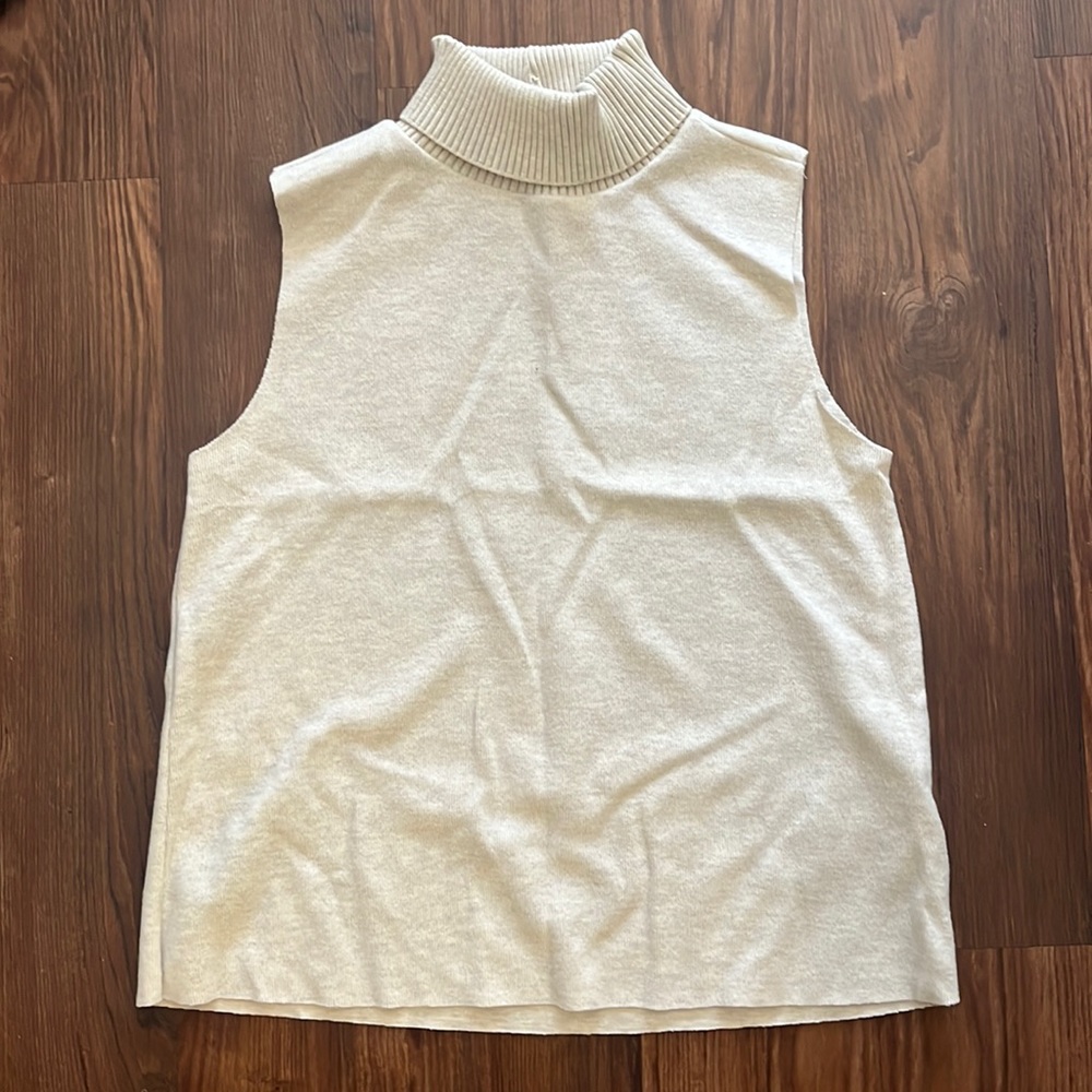 Ribbed mockneck sweater (women’s large)